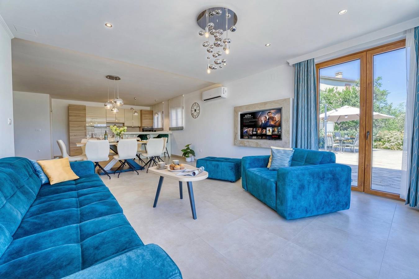 Villa Mare With Private Pool And Garden in Malinska-Dubašnica, Krk