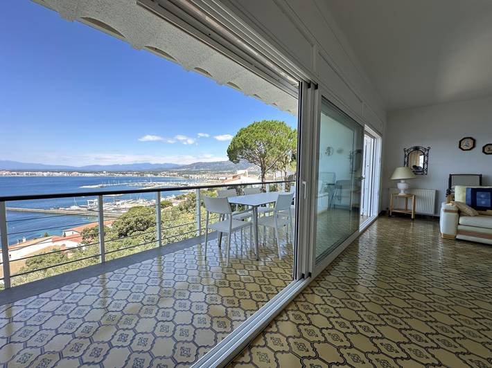 Chalet para 8 personas, con terraza además de jardín y piscina, Familias con niños en Cataluña - 3