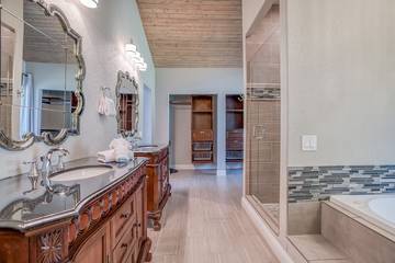 Vacation Home for 12 Guests in Lincoln Beach, Oregon Coast, Picture 2