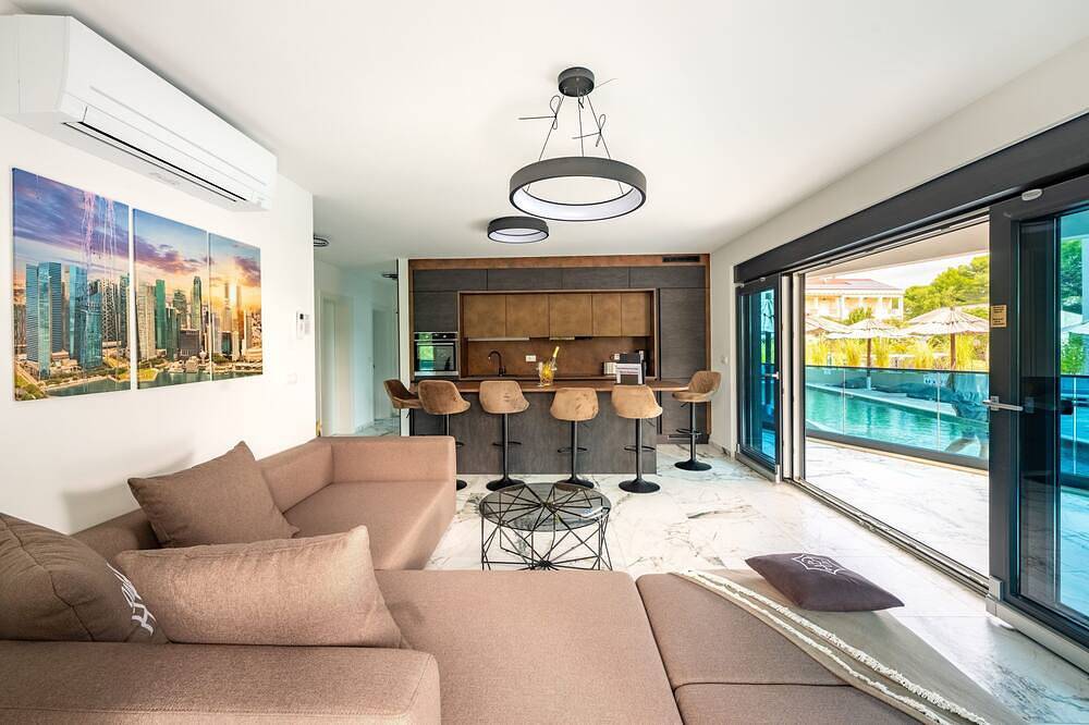 Ganze Wohnung, Luxus Apartment direkt am Meer im Marina Bayresort in Sukosan, Zadar