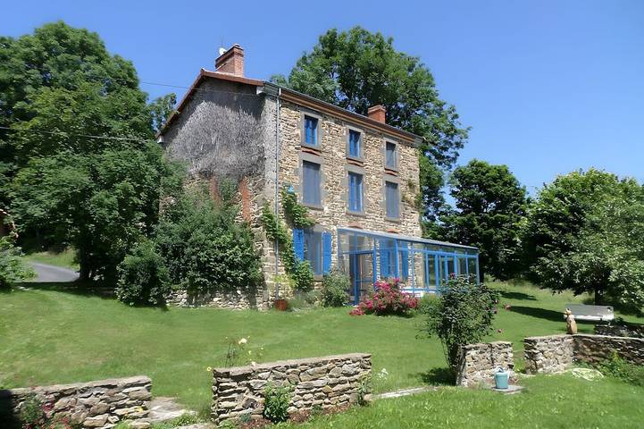 Location de vacances pour 8 personnes, avec jardin à Montclard