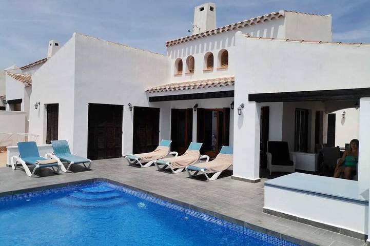 Villa für 6 Personen, mit Pool und Garten - 1