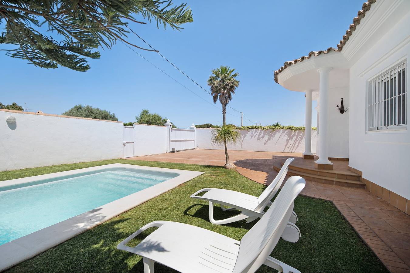 Chalet Casa Abedul Sancti Petri con piscina, jardín y Wi-Fi in Novo Sancti Petri, Chiclana de la Frontera
