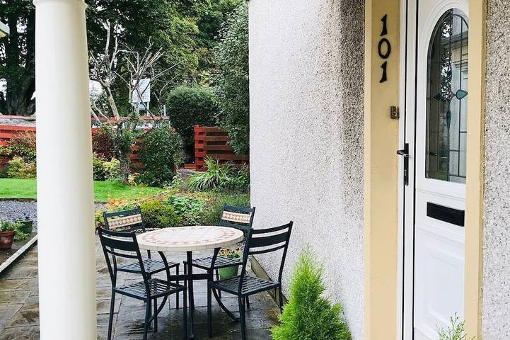Holiday rental for 4 people, with Hot tub and Terrace as well as Garden and Pool in Inverness