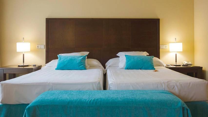 Hôtel pour 3 personnes, avec terrasse à Barbastro - 2