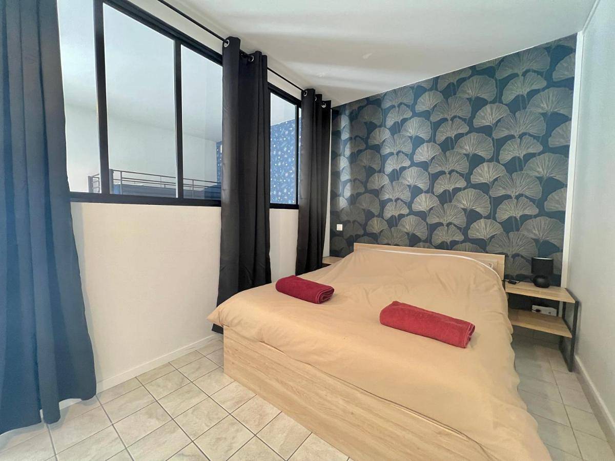 Appartement entier, Three-Bedroom Apartment in Saint-Georges-lès-Baillargeaux, Vienne (France)