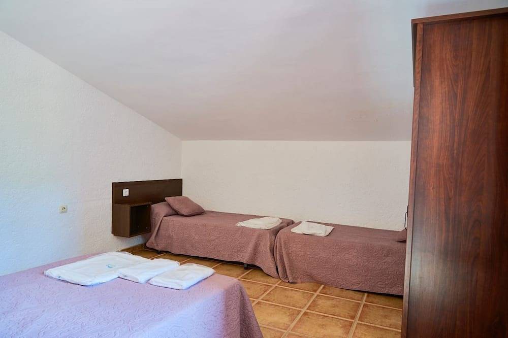 In Nature as at Home in Yeste, Calares del Mundo y de la Sima