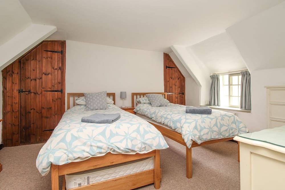 Forge Cottage, pet friendly, with a garden in West Lulworth in Lulworth Cove, Dorset