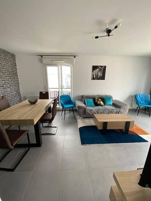 Gîte pour 2 personnes, avec vue et balcon à Saint-Genis-Pouilly - 3