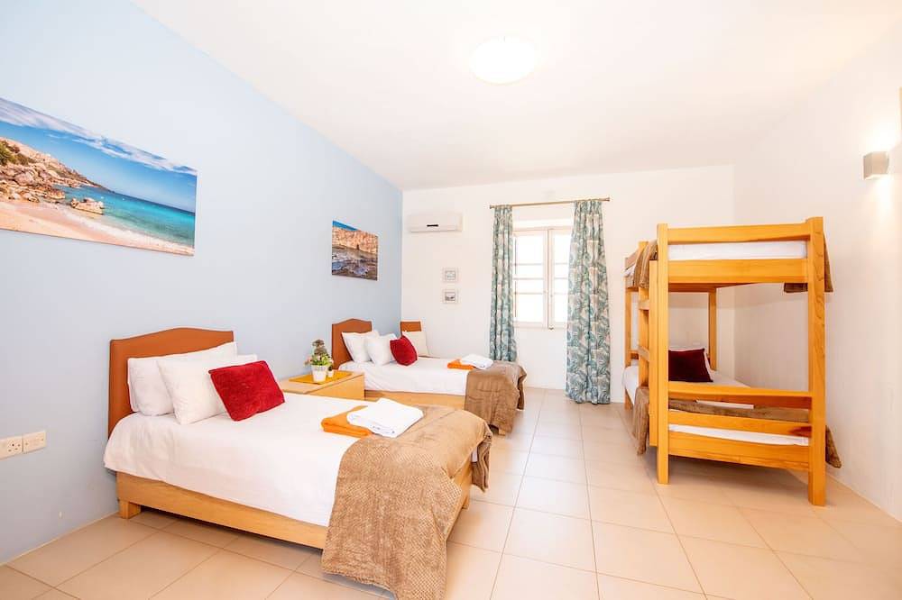 Dar Tal-Moghoz Holiday Home in Xewkija, Gozo