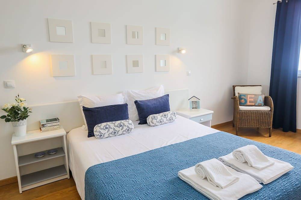 Hel lejlighed, Apt with pool, sea view and garage in Ribeira d'Ilhas, Ericeira