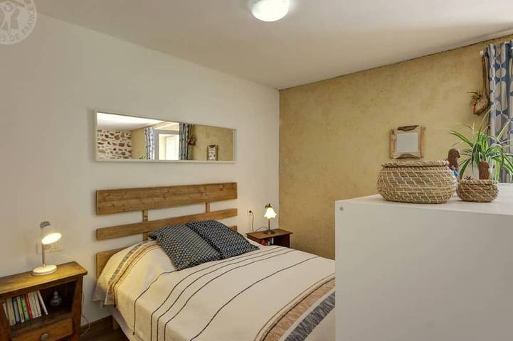 Gîte pour 2 personnes, avec jardin, animaux acceptés à Saint-Priest-la-Prugne - 4