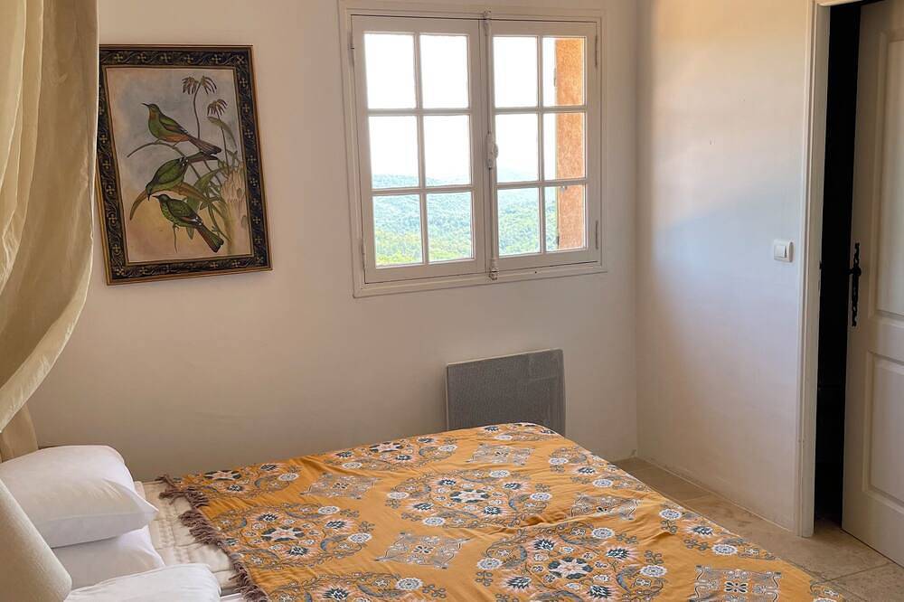 Maison de village sur flanc de colline rénovée avec piscine et vue magnifique in La Garde-Freinet, Côte méditerranéenne (France)