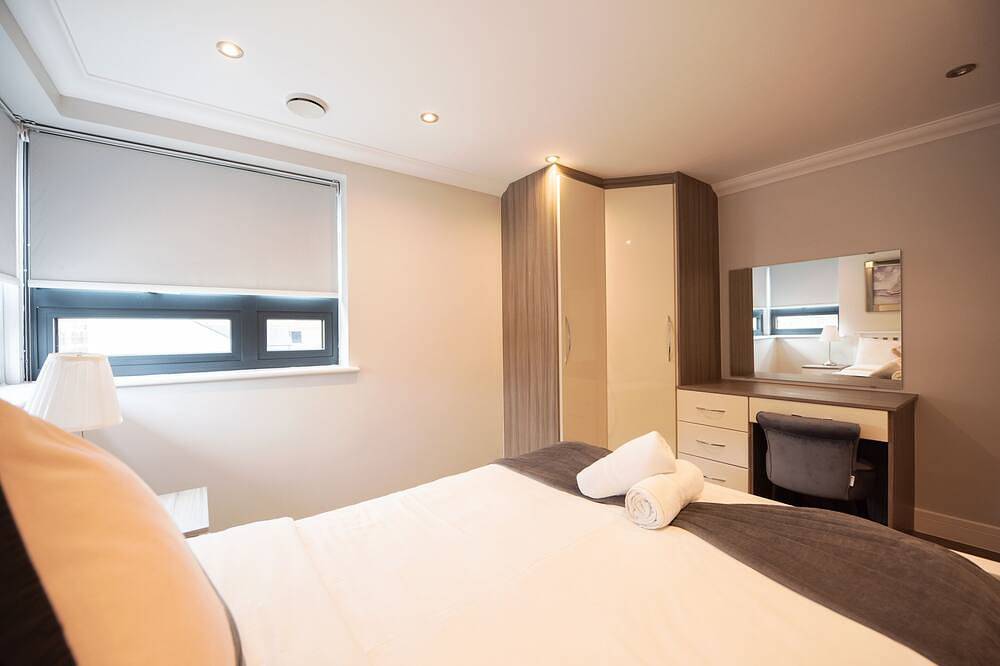 Appartement entier, Appartement-Supérieure-Salle de bain privée-Vue ville-2 Bedroom in Reading, Berkshire