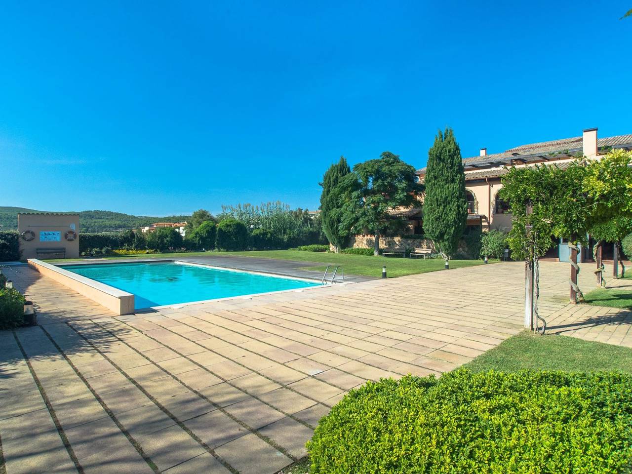 Apartamento entero, Costabravaforrent Segalar 9, für 4, Gemeinschaftspool in Albons, Costa Brava