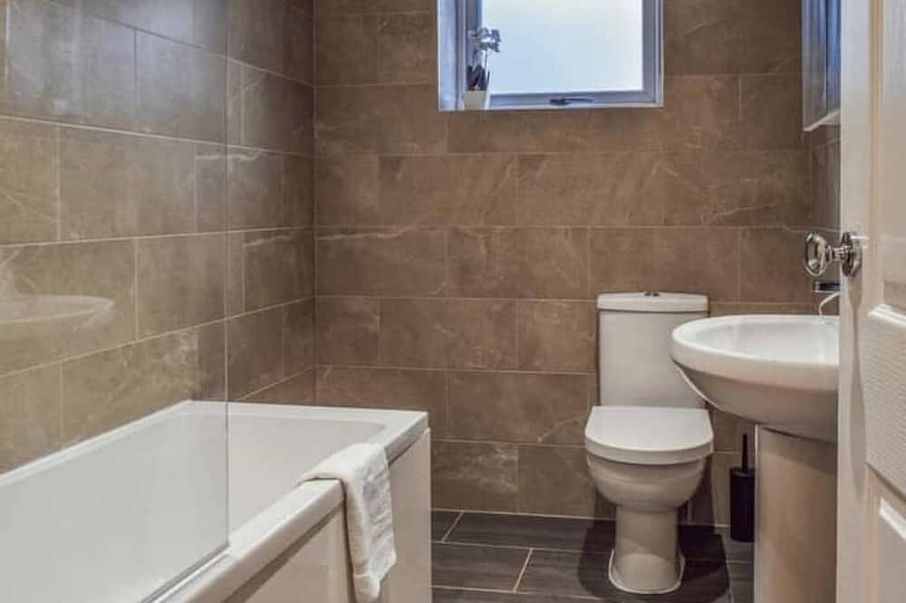 Entire apartment, The Nivora Suite in Huddersfield, West Yorkshire