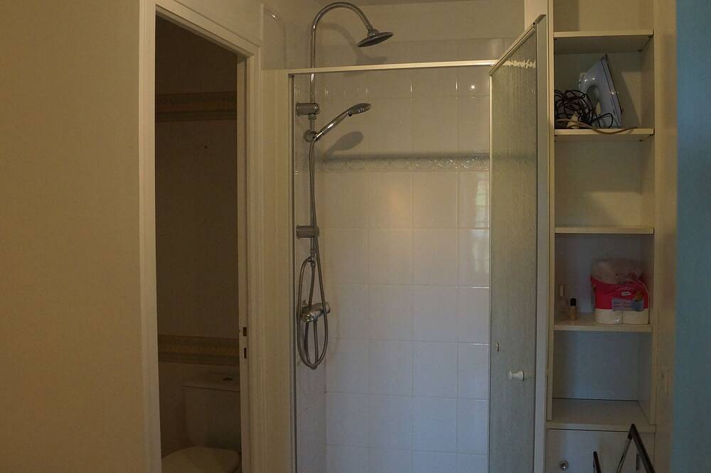 Gîte 2 à 4 personnes avec étang près de Caen in Préaux-Bocage, Région de Caen