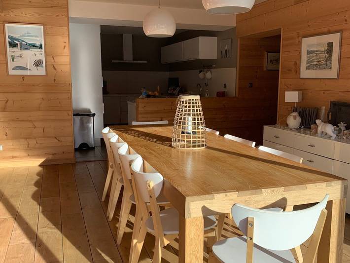 Entire apartment, Pra-Loup: Spacious apartment for 10, south terrace, prime location in Pra-Loup, Uvernet-Fours
