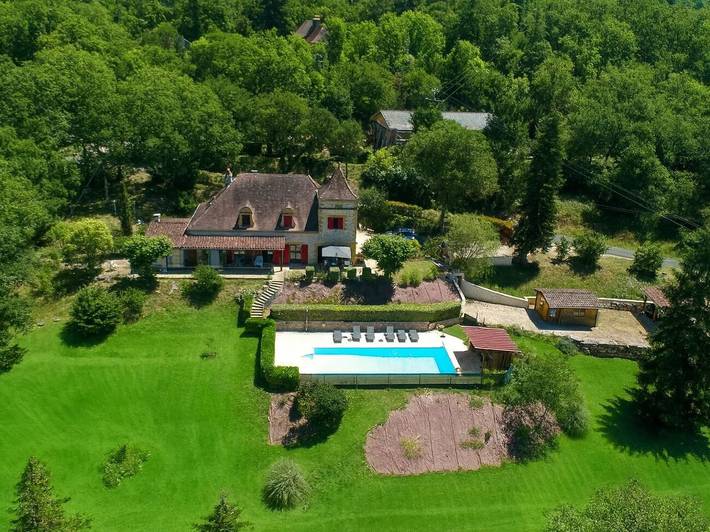 Gîte pour 12 personnes, avec piscine, animaux acceptés