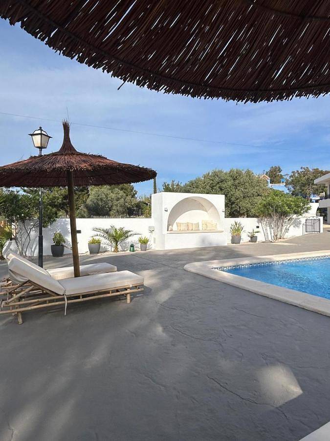 Casa rural para 4 personas, con vistas además de piscina y jardín en Santa Pola - 2