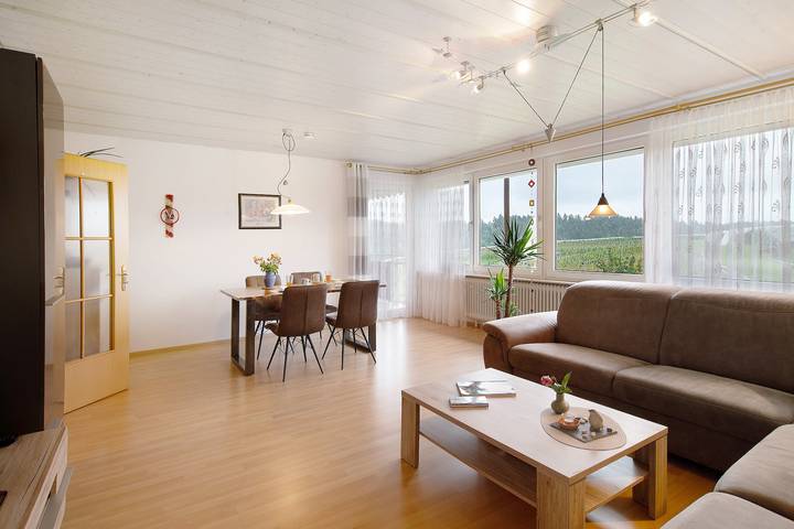 Ferienwohnung für 3 Personen, mit Balkon und Garten in Kressbronn am Bodensee