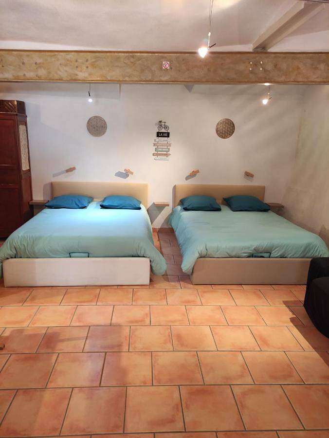 Gîte pour 4 personnes, avec Vue à Bez-et-Esparon