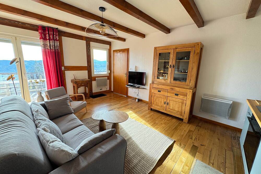 Geheel appartement, Le Panorama with views of the Valley in Soultzeren, Parc naturel régional des Ballons des Vosges