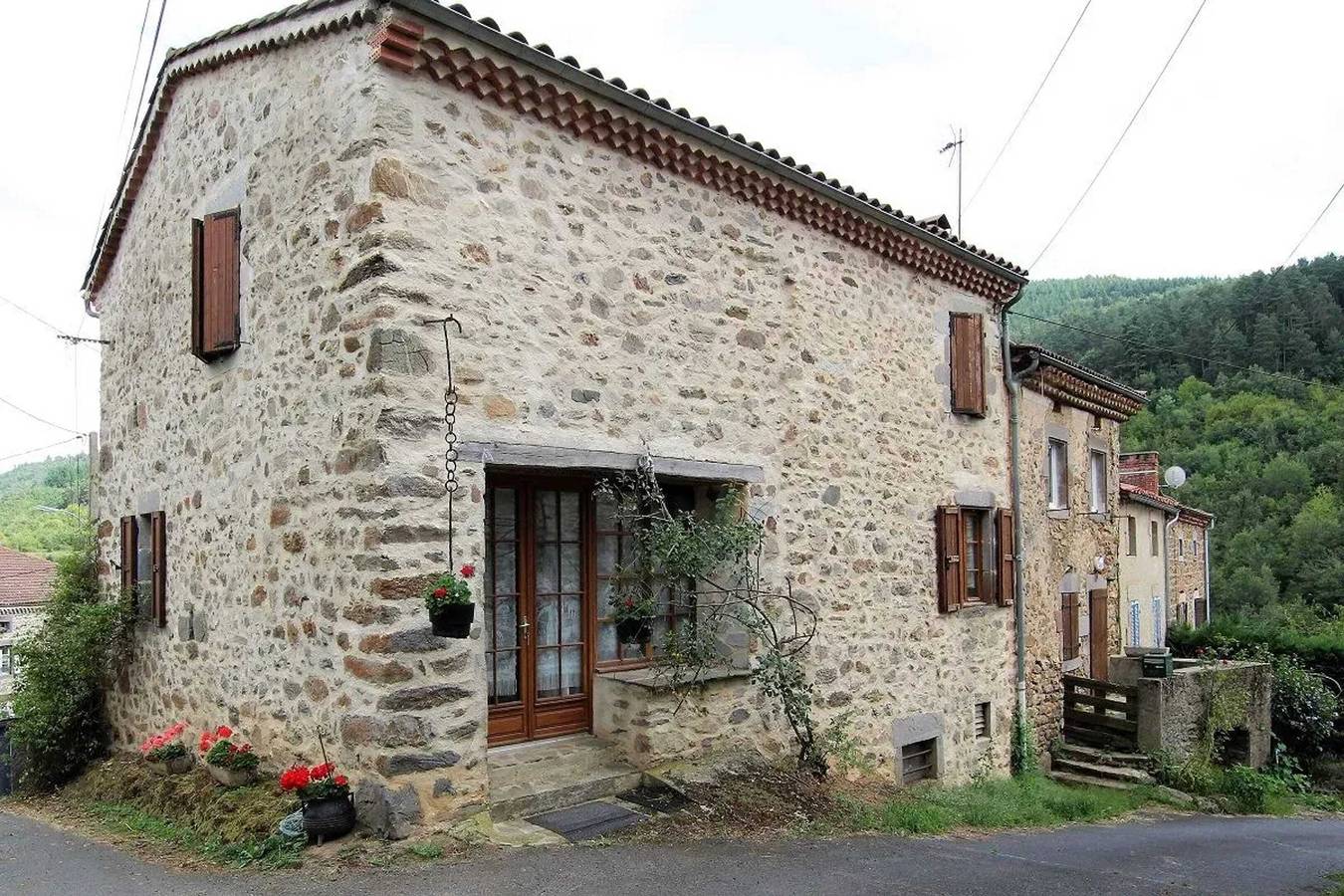 Casa encantadora en el campo junto a una granja in Saint-Cirgues, Macizo Central