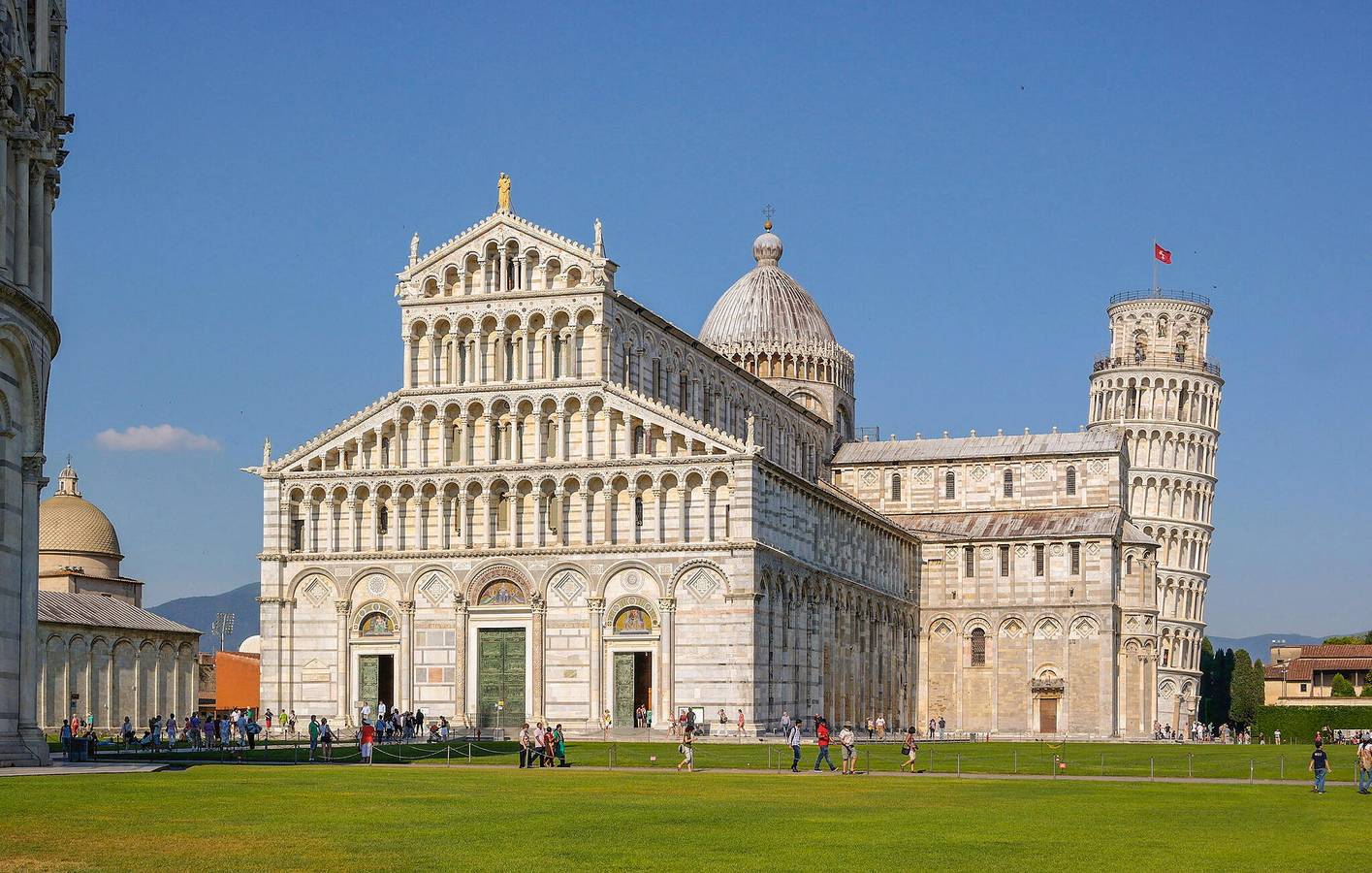 Entire holiday apartment, Modern Apartment with WiFi, Parking - Pisa Central Location in Pisa, Italian Riviera