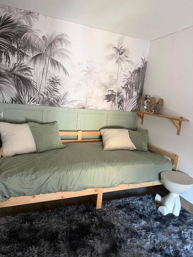 Appartement entier, 4-bedroom house, up to 7 people in La Monnerie-le-Montel, Parc Naturel Régional Livradois-Forez