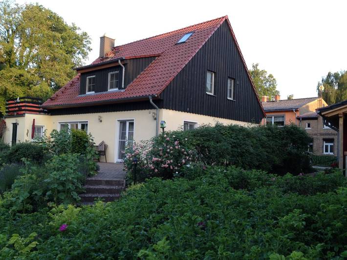 Ferienwohnung für 4 Personen, mit Garten und Seeblick in Fürstenberg/Havel