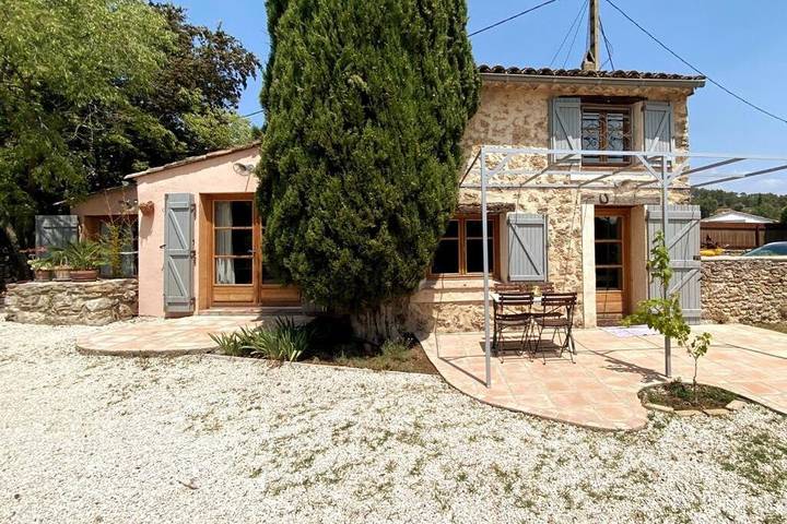 Villa pour 4 personnes, avec terrasse et vue ainsi que piscine et jardin, animaux acceptés - 1