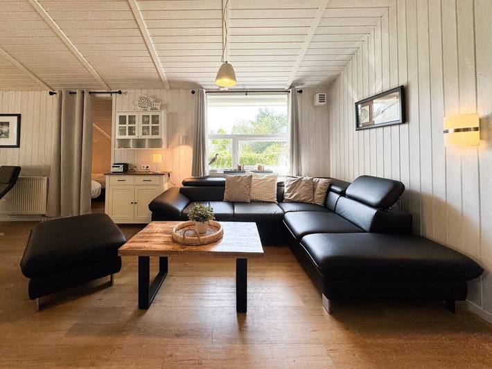 Ferienhaus für 12 Personen, mit Whirlpool und Terrasse sowie Garten und Pool in der Lübeck