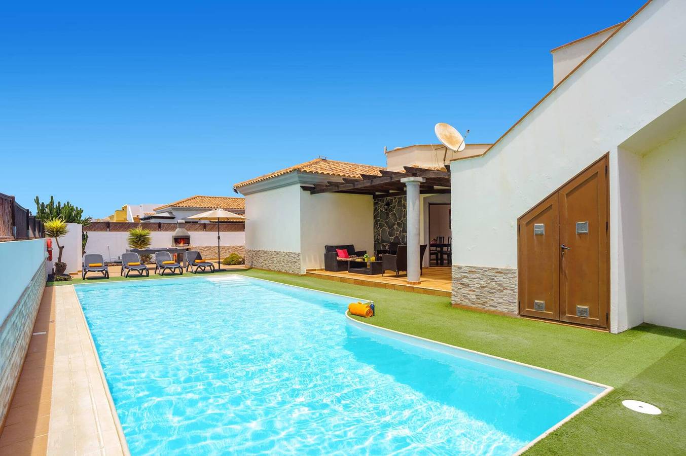 Villa Maca by Villa Plus in Oasis Tamarindo, La Oliva