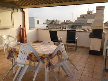 Gîte pour 4 personnes, avec terrasse et vue, adapté aux familles à Tre Fontane