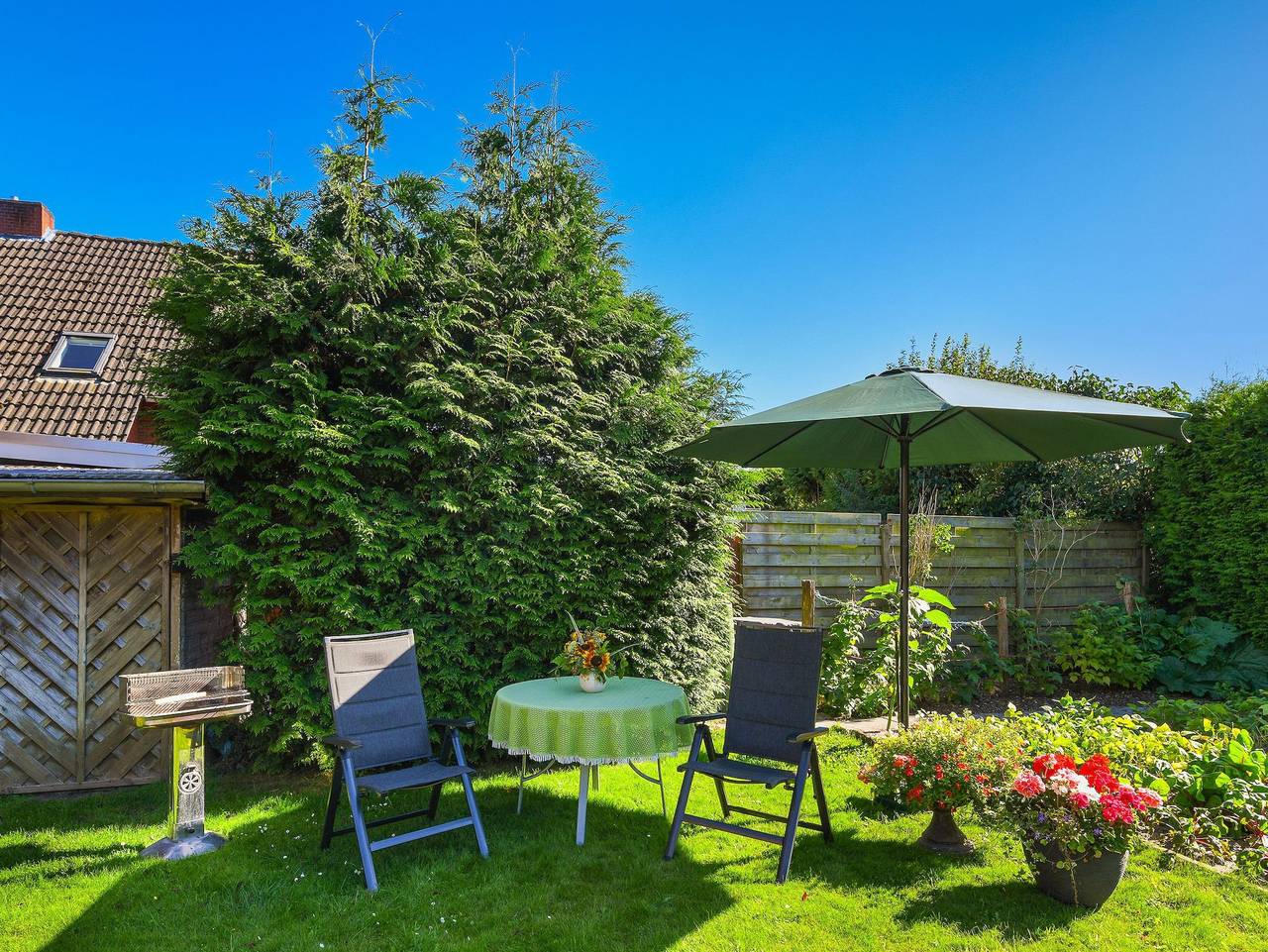 Ganze Ferienwohnung, Ferienwohnung im Haus Weinstock in Esens in Esens, Landkreis Wittmund