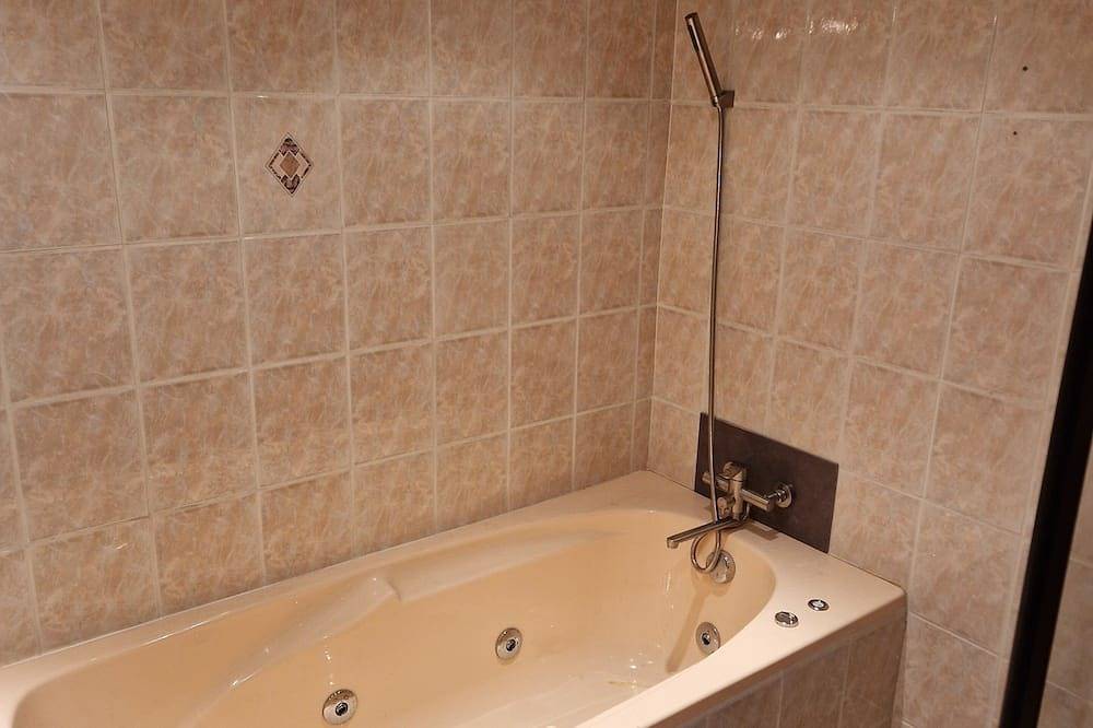 Ganze Wohnung, Paraison, Appartement Avec Terrasse Plein sud et Baignoire à jet in Münzthal-St.Louis, Saargemünd
