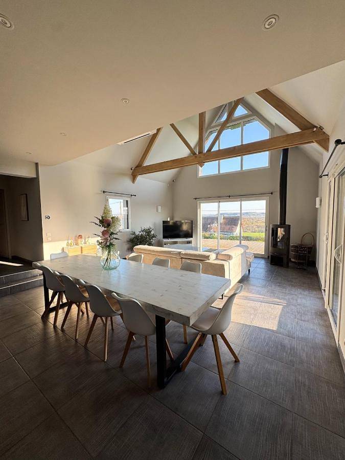 Location de vacances pour 15 personnes, avec vue ainsi que terrasse et jardin, animaux acceptés à Saint-Martin-aux-Chartrains - 2