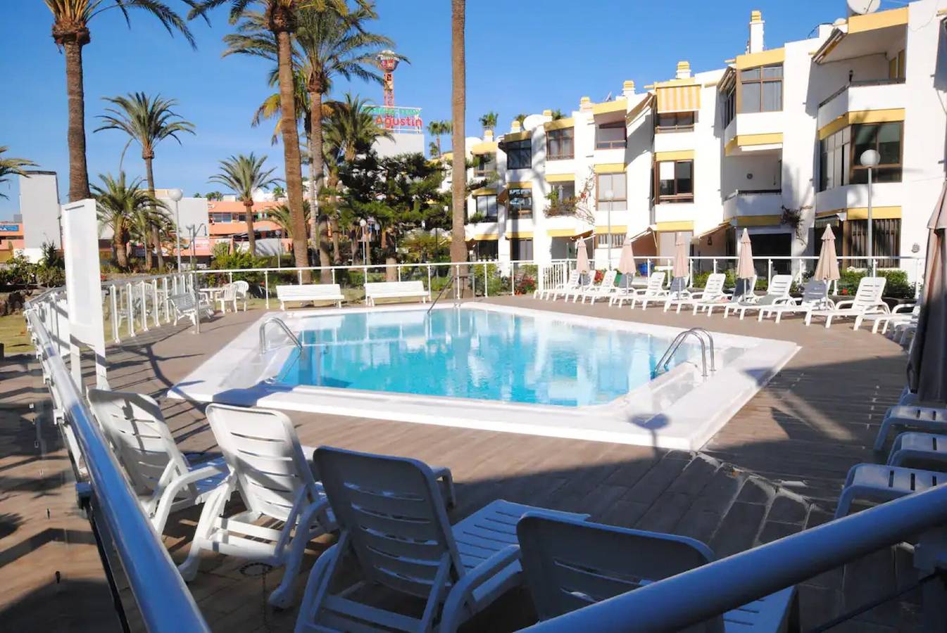 Entire apartment, Vacation Apartment 'Apartamento Con Vistas Al Mar' with Sea View, Wi-Fi and Air Conditioning in San Agustin, San Bartolomé de Tirajana