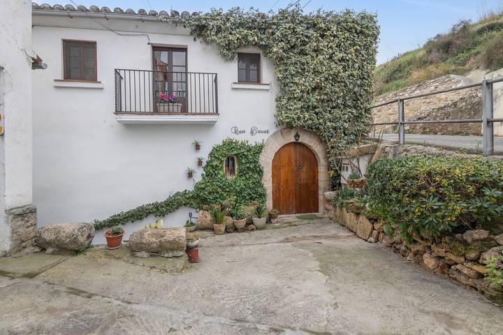 Casa rural para 8 personas, con Jacuzzi y Jardín