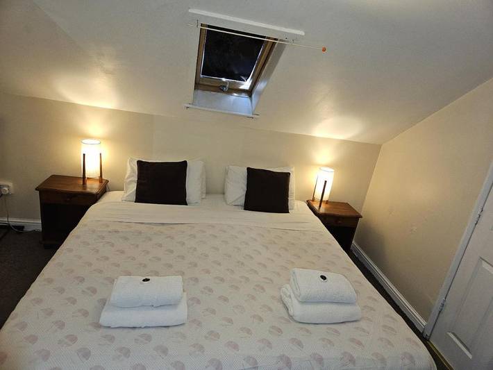 Bed and breakfast, with View in Peterborough