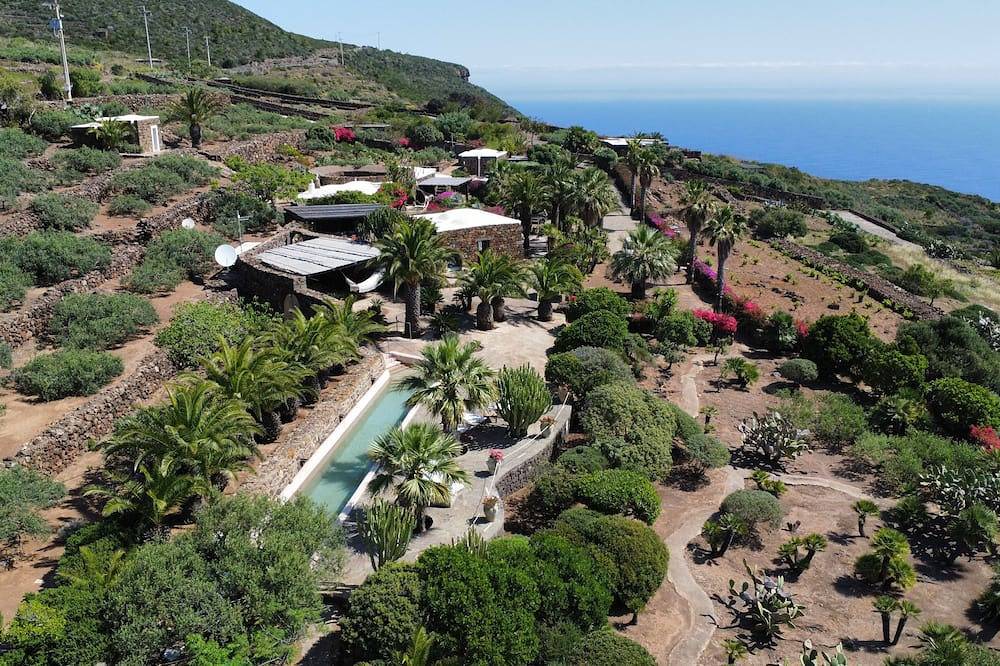 Kardibà-luxury Oasis in Natural Reservoir in Pantelleria, Trapani Provinz