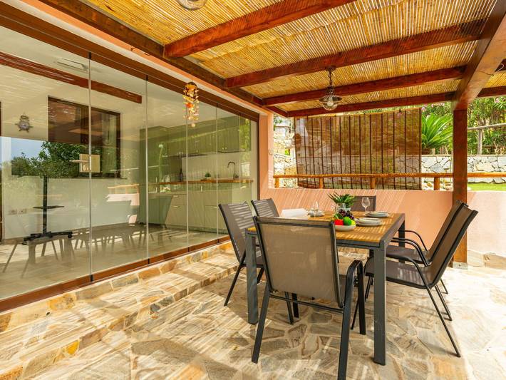 Villa for 4 personer, med Terrasse og Hage i Simius