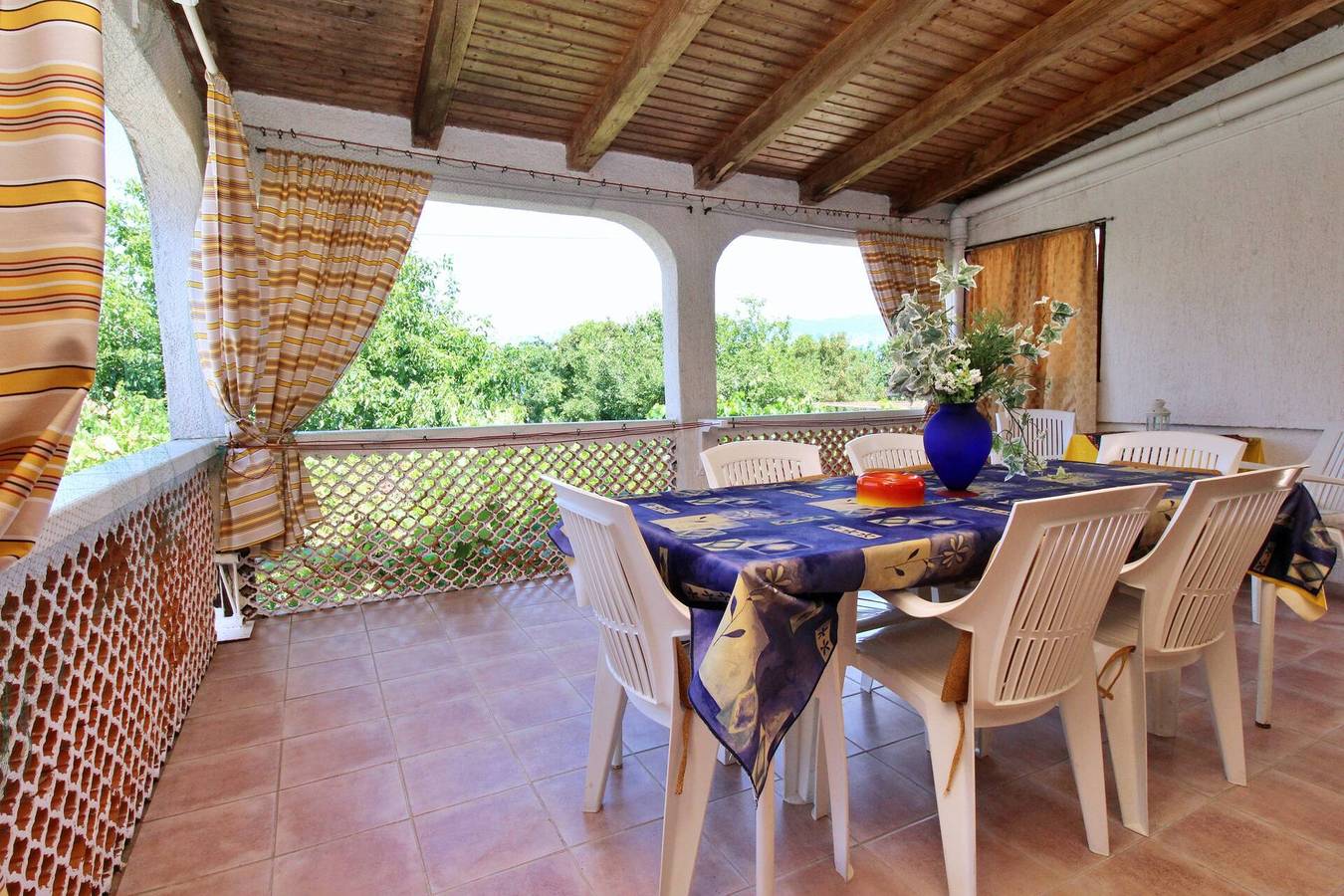 Ganze Wohnung, Apartment Andjela - mit Balkon, haustierfreundlich, Waschmaschine, privater Parkplatz, zwei Badezimmer in Silo (Krk), Krk