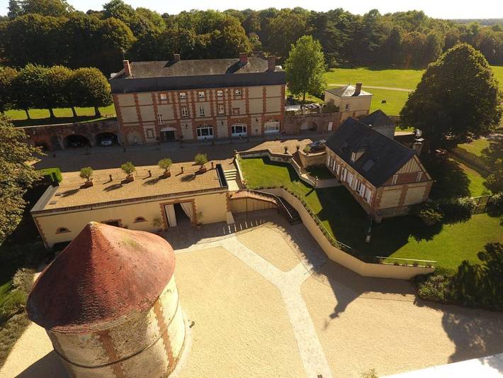 Gîte pour 2 personnes, avec terrasse à Fresneaux-Montchevreuil