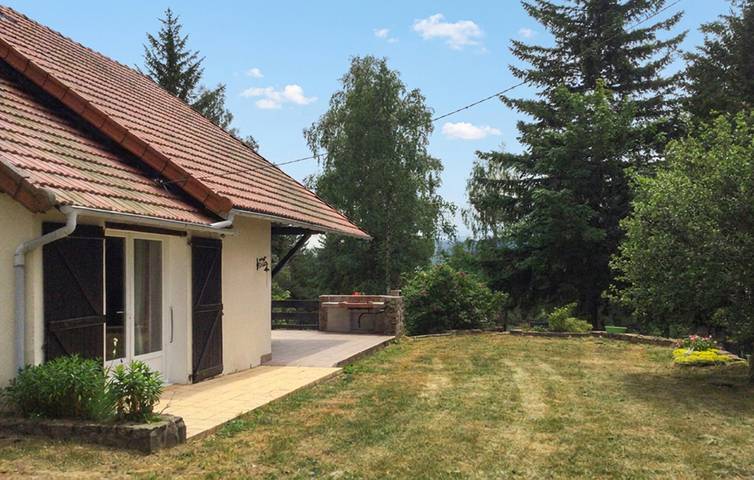 Charmant appartement avec jardin à 900 m du centre-ville de Lanarce in Lanarce, Ardèche
