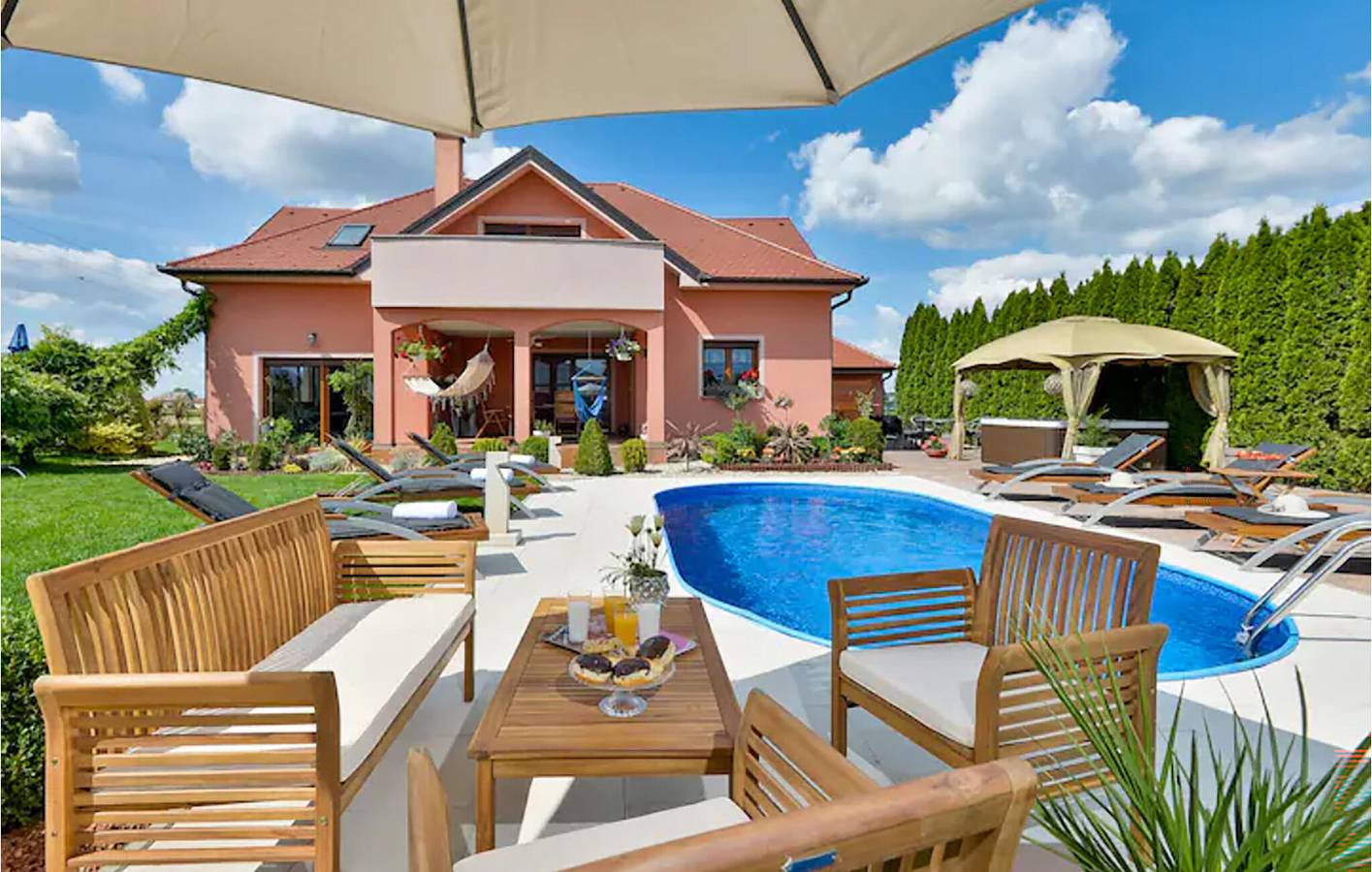 Appartement de vacances entier, Charmant appartement avec piscine, Wi-Fi et terrasse près de la rivière Plitvica in Gornji Kneginec, Varaždin