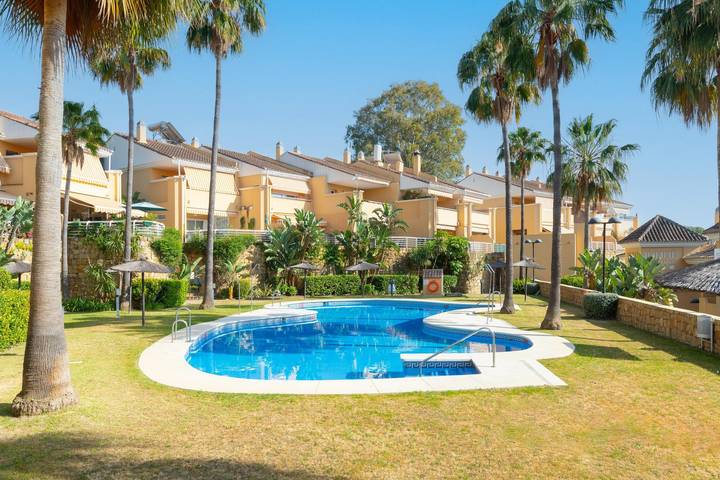 Holiday letting for 4 people, with terrace and pool in San Pedro Alcantara