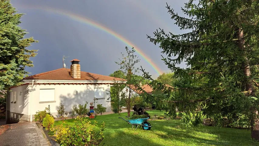 Casa de vacaciones para 8 personas, con vistas además de piscina y jardín - 1
