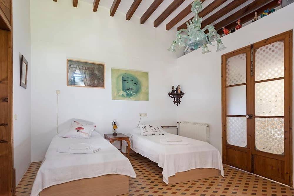 Charming rural house renovated located in the middle of the island. in Lloseta, Majorca Center